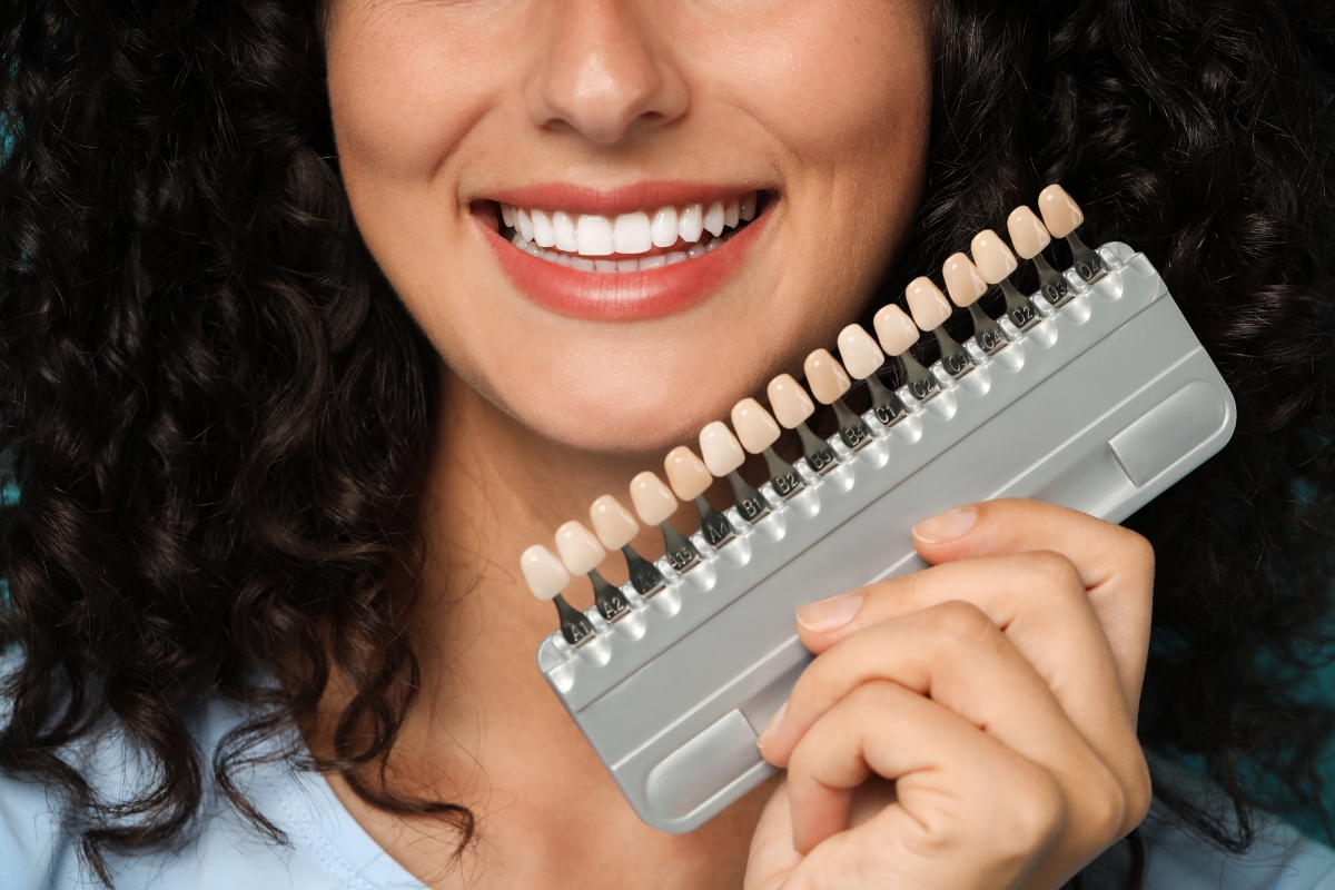 Ästhetische Zahnheilkunde in Waldkraiburg – Zahnbleaching, Veneers und Zahnästhetik in der Zahnarztpraxis Helena Brodt