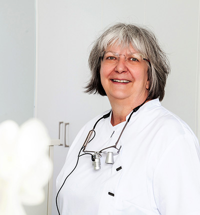 Zahnärztin Dr. med. dent. Beate Ritter - Zahnarzt Waldkraiburg
